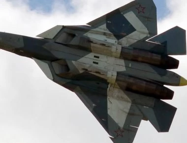 Εντυπωσιακή αεροπορική επίδειξη από το Su - 57 με αληθινά πυρά (βίντεο)